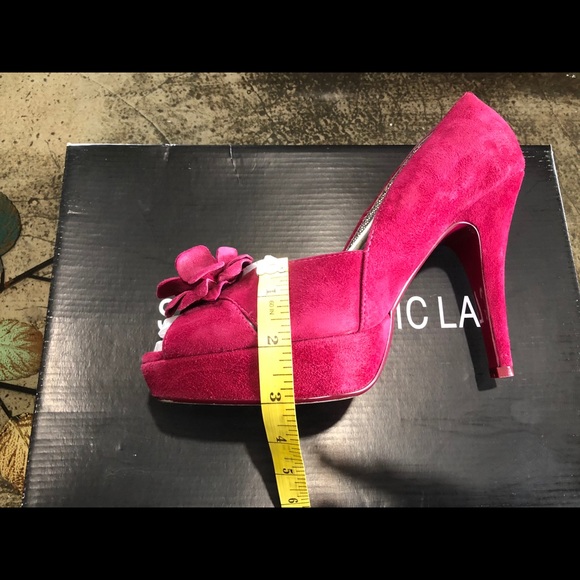 Fuchsia (non-vegan) suede, platform heel!!💗💗💗 - Picture 3 of 8